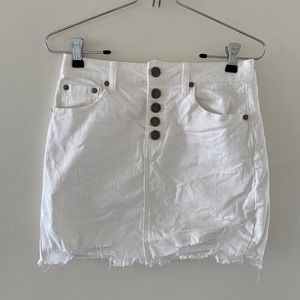 WORN ONCE BP white denim frayed mini skirt ⛅️
